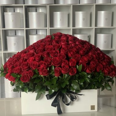 The 200 Red Roses ????